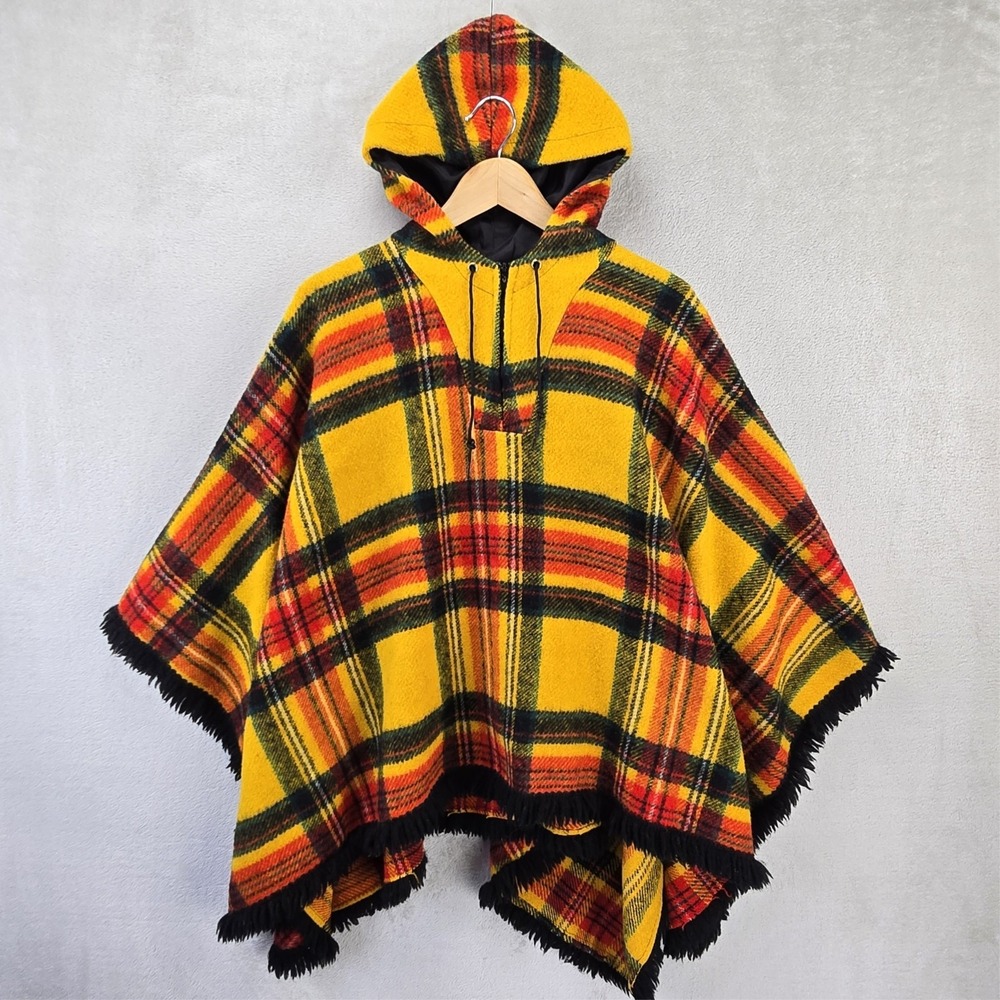 Vintage 60s ILGWU Workers Union Tartan Plaid Tasselled Shawl Poncho Medium Hood